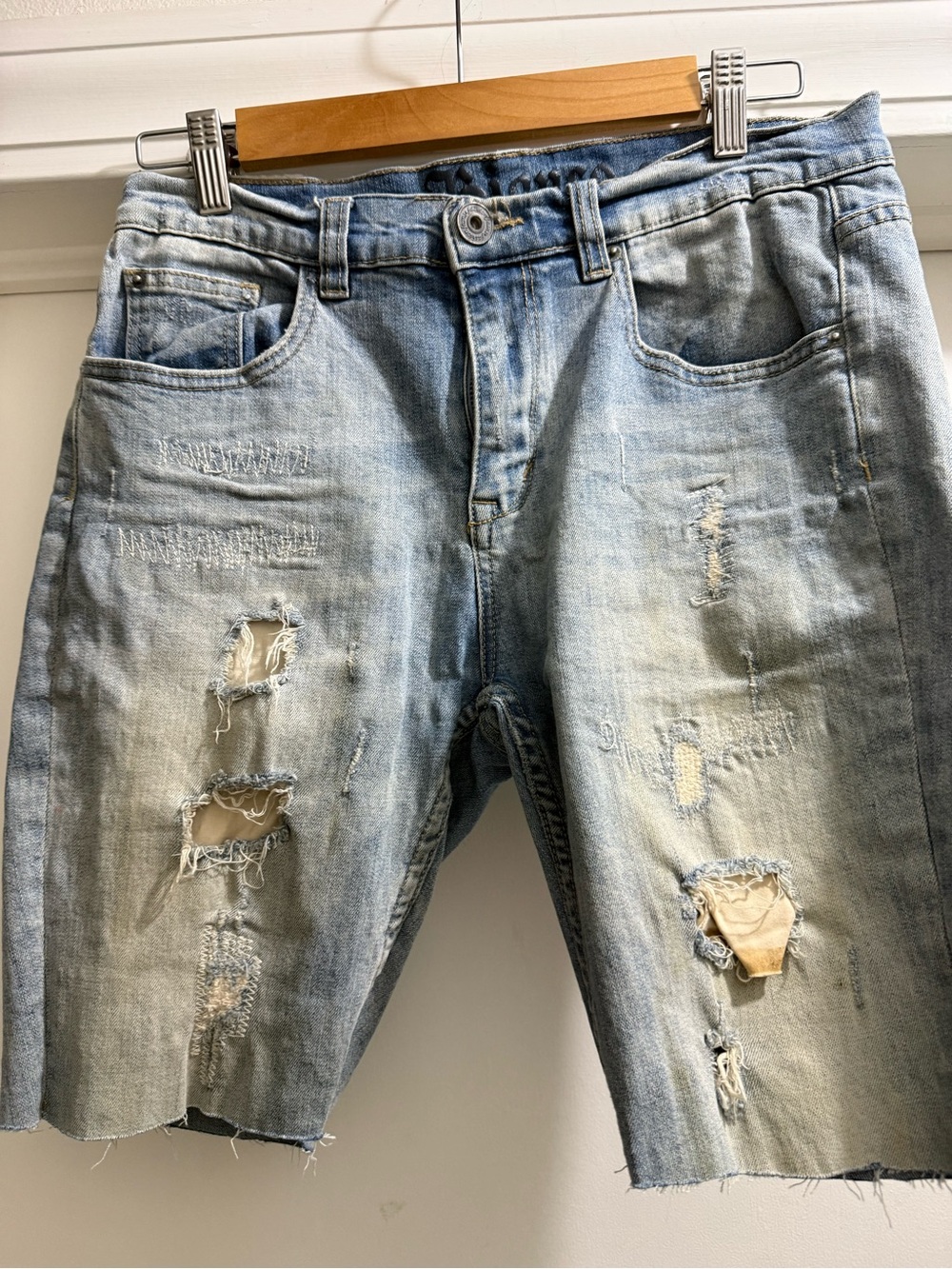 Women’s Light Blue Distressed Boyfriend Jeans